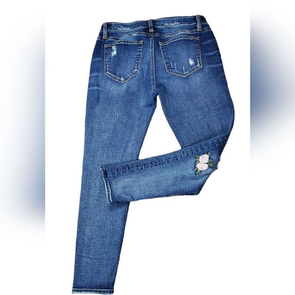 Miss Me Capri Jeans with Green & Pink Applicae Roses - Picture 2 of 7